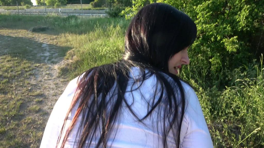 sexy foto nr. 10 von Public an der Autobahn gefickt und Fremdsperma geschluckt!