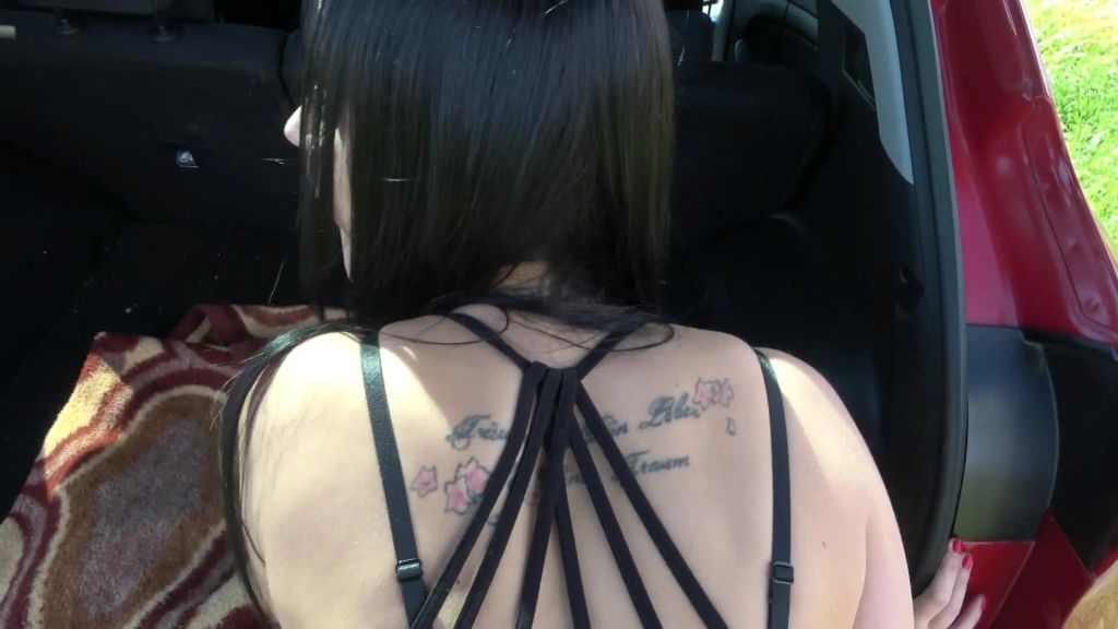 sexy foto nr. 7 von Notgeiles Parkplatzflittchen!