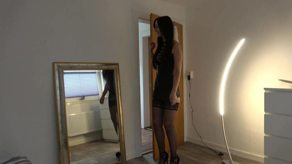 sexy foto nr. 1 von User besucht mich und fickt mich im Wetlook-Kleid und Nylons