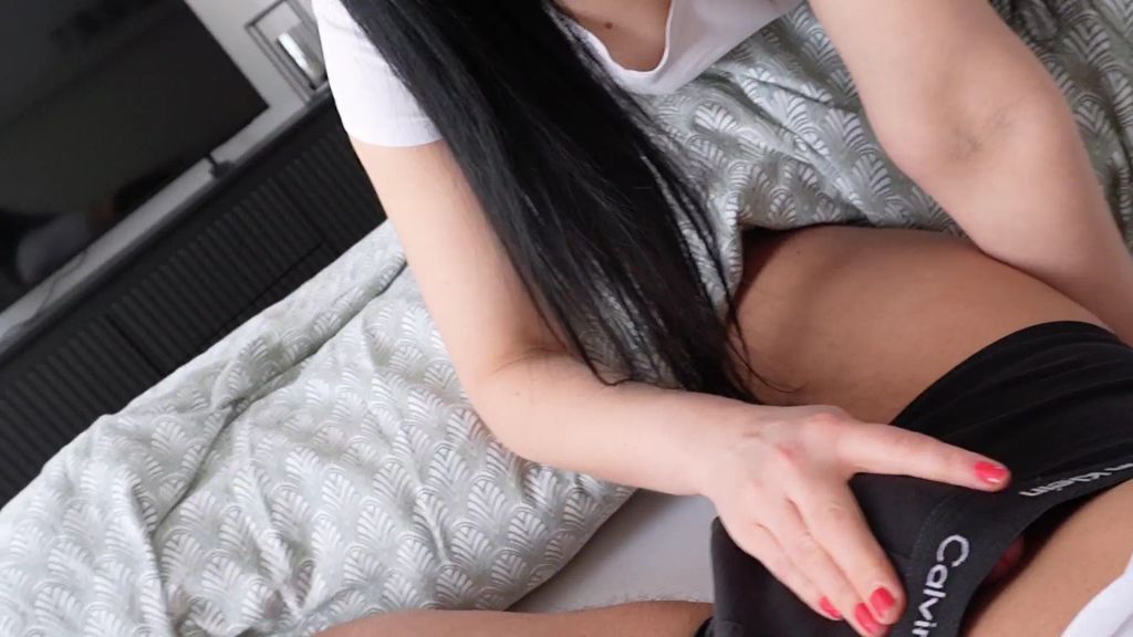 sexy foto nr. 2 von Riskanter Creampie!Stiefbruder zum schwängern verführt...