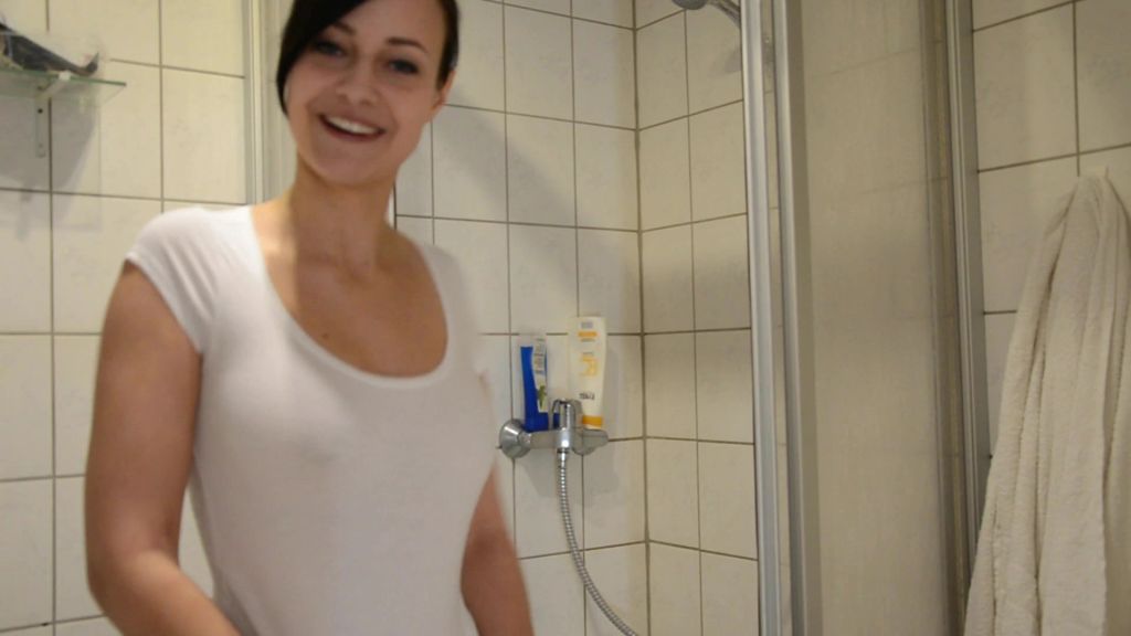 sexy foto nr. 2 von Fetischtage!Wet-T-Shirt!