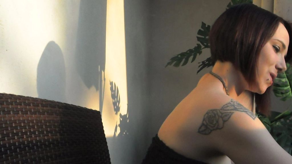 sexy foto nr. 7 von OUTDOOR RAUCHER VIDEO :P