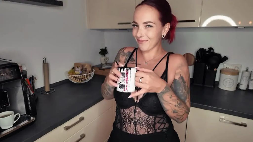 sexy foto nr. 1 von Vor dem Kaffee trinken , die Pussy befriedigt !!