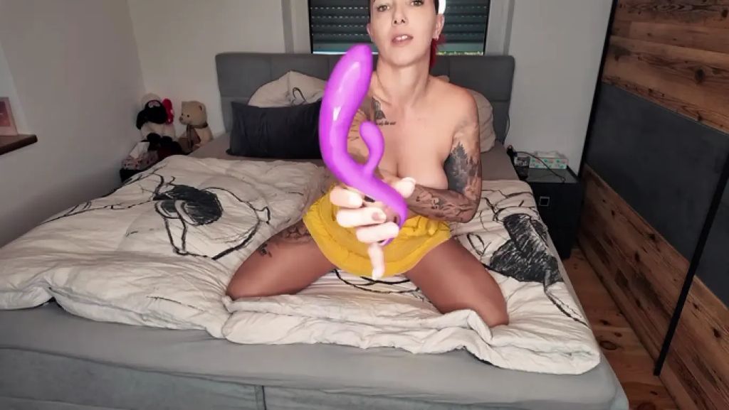 sexy foto nr. 4 von Mein neuer Dildo direkt von der Venus bringt mich........