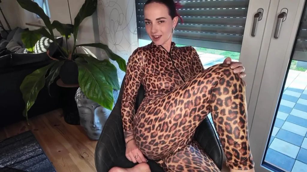 🔥 Nackte Füße & eine feuchte, gierige Pussy
