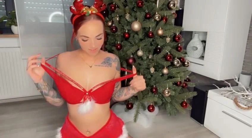 sexy foto nr. 6 von Deine Nina im s*xy Nikolaus!