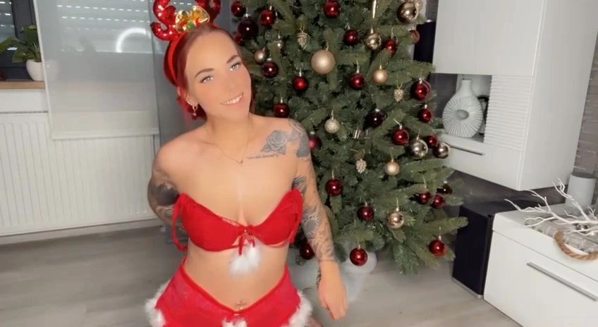 sexy foto nr. 7 von Deine Nina im s*xy Nikolaus!