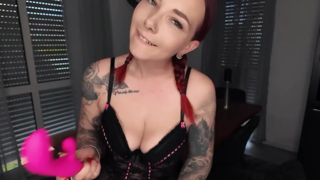 sexy foto nr. 3 von Fick mich hart auf dem Esstisch, Baby! 🔥😈