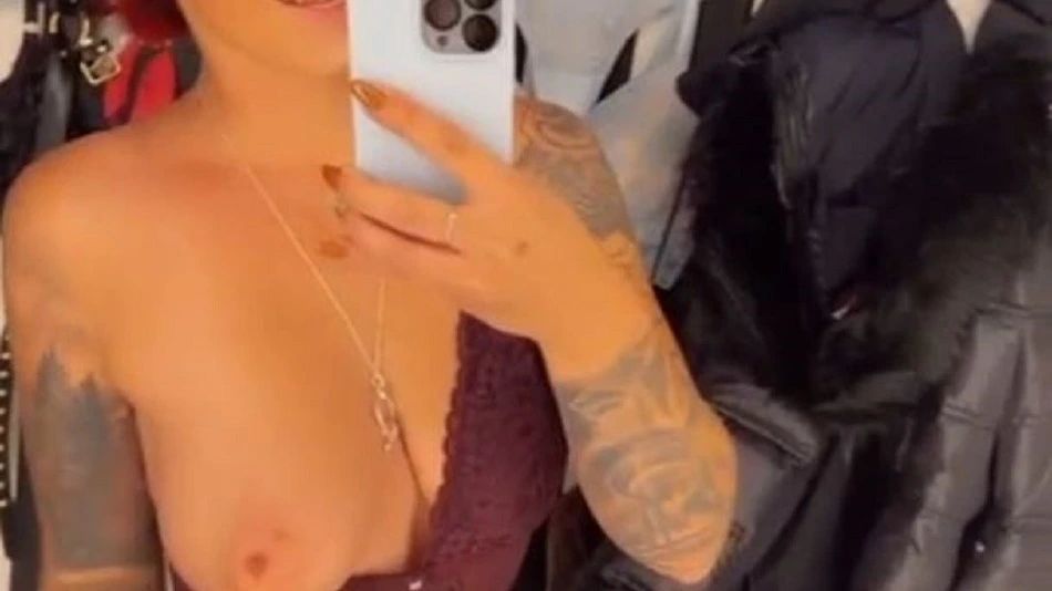 sexy foto nr. 10 von Ich nehme dich mit in die Umkleide beim Shoppen!