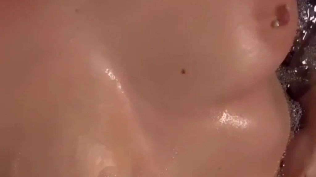 sexy foto nr. 10 von Heiße Badespiele