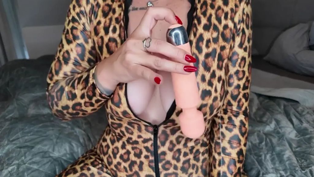 sexy foto nr. 4 von Im Leo Catsiut meine Pussy mit dem Vibrator zerstört!!