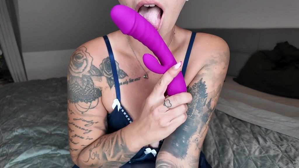 Vorschaubild 2 zum Video „Doppel Penetration!! Liebeskugeln UND Dildo in meiner Pussy“