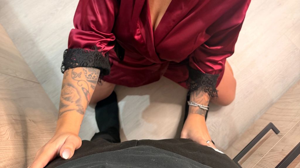 Vorschaubild zum Video „Geiler Blowjob ! Sein Sperma mitten in mein Gesicht !!“ von Nina Devil