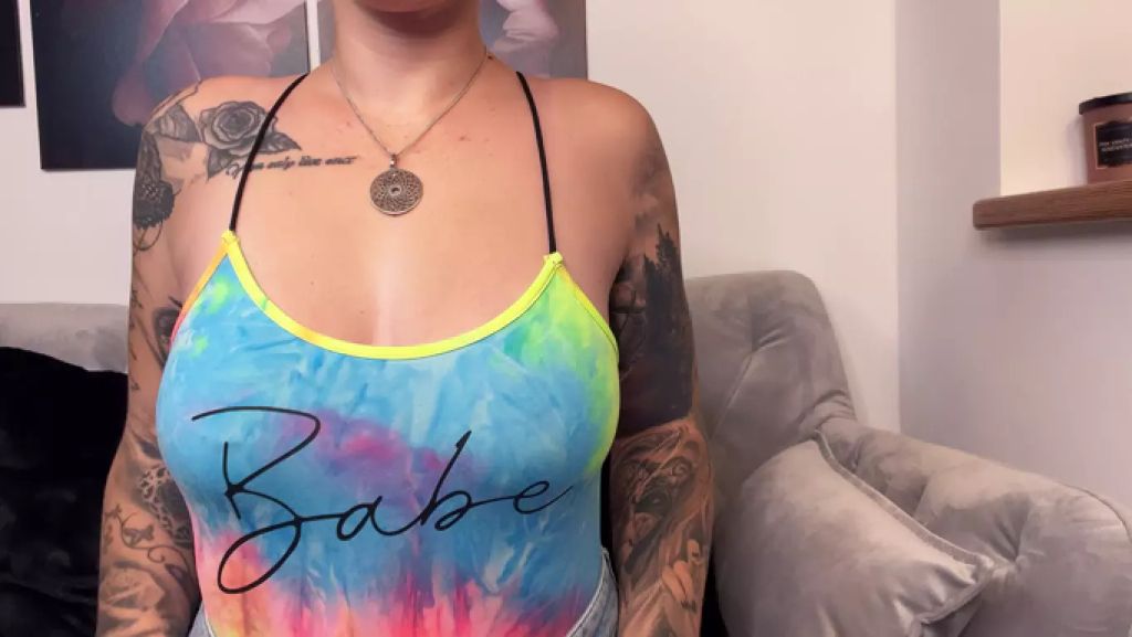 sexy foto nr. 1 von Pralle Tittchen ausgepackt!