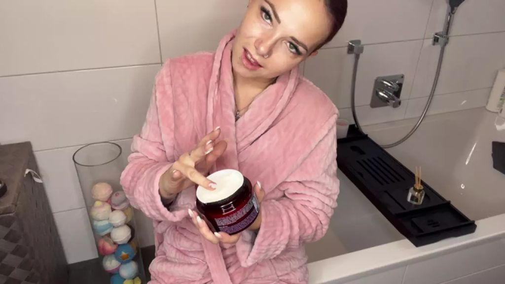 sexy foto nr. 1 von Creme Spielchen !! Für meine Pussy!