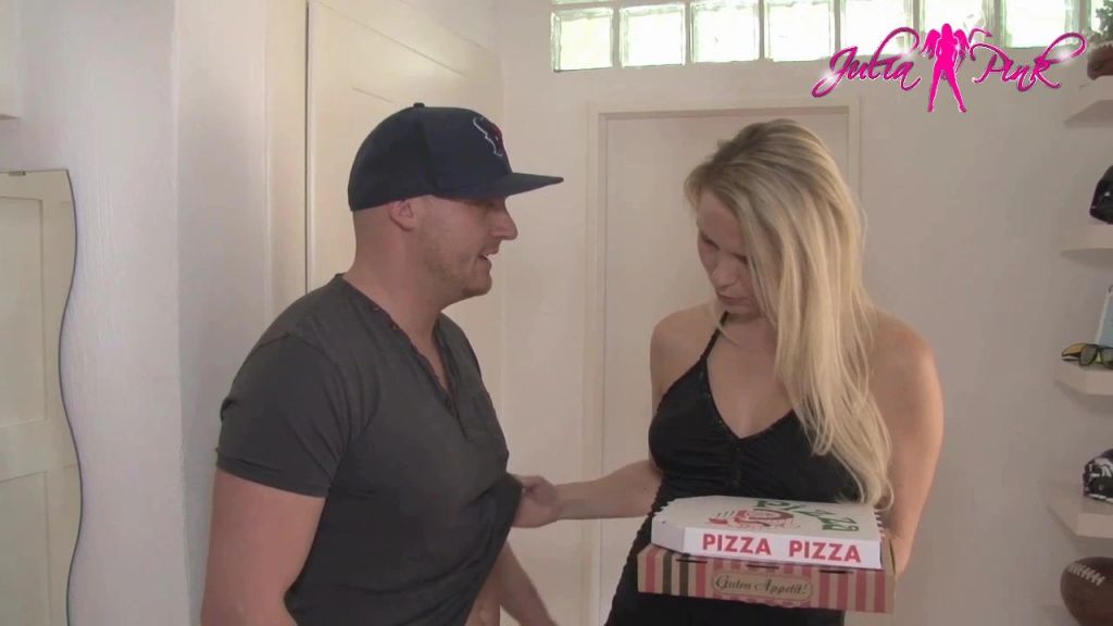 Pizzamann zu 2 vernascht Teil 1 von 2