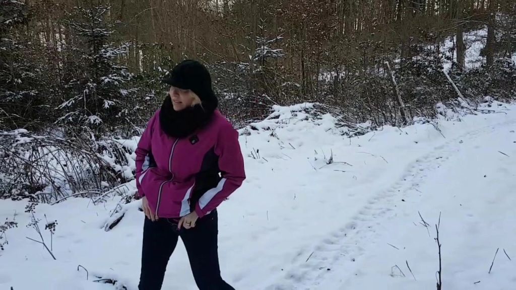 sexy foto nr. 4 von Pissen im Wald