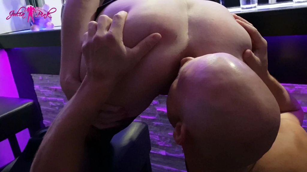 sexy foto nr. 6 von Vom Barkeeper erwischt