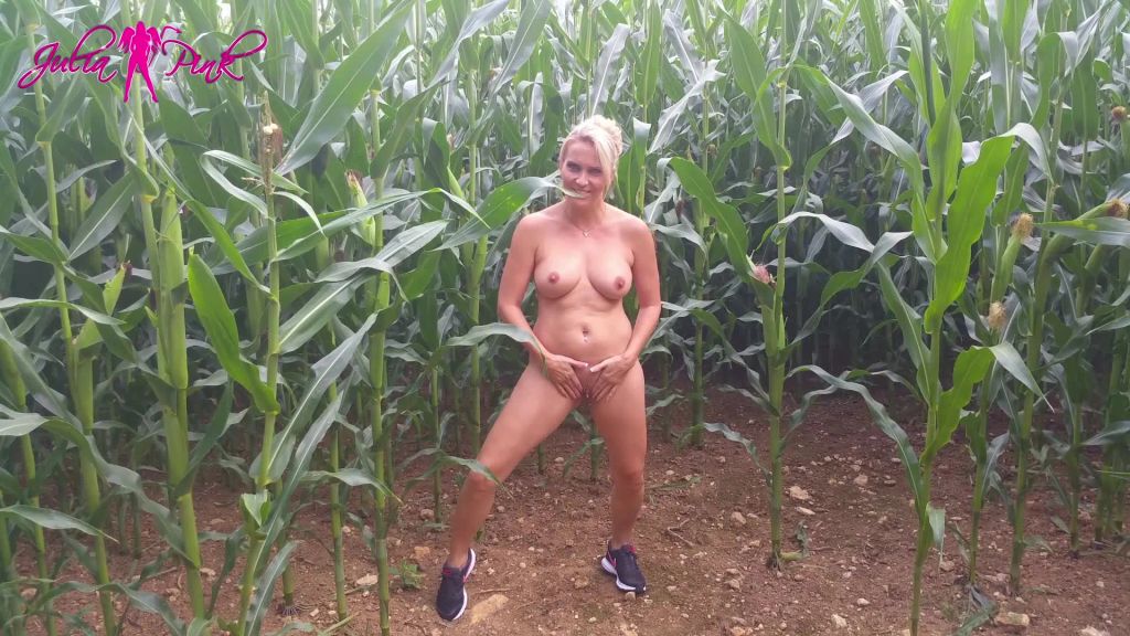 sexy foto nr. 2 von Einfach geil ins Maisfeld gepisst