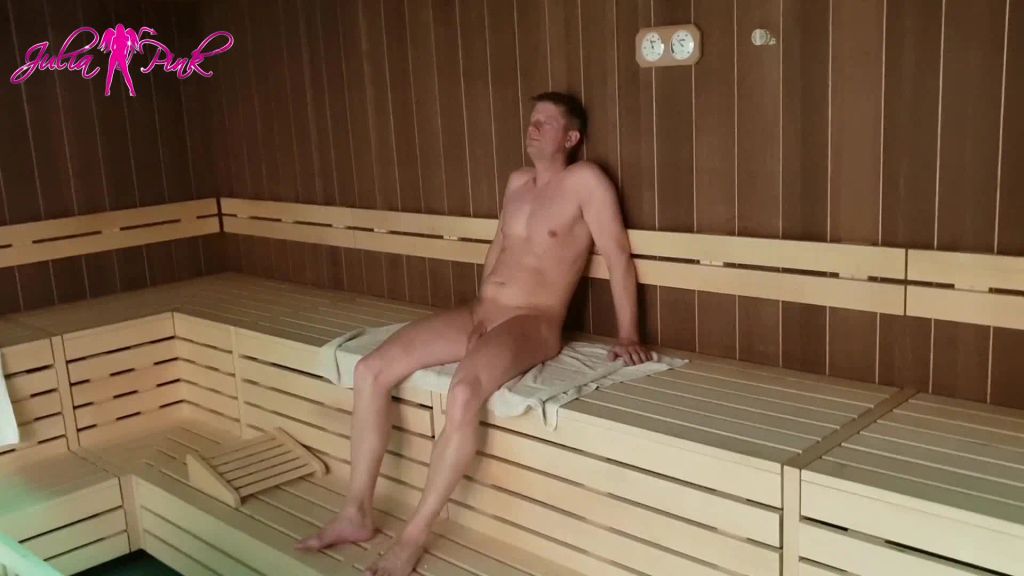 sexy foto nr. 1 von Öffentliche Saune puhh nicht erwischt worden
