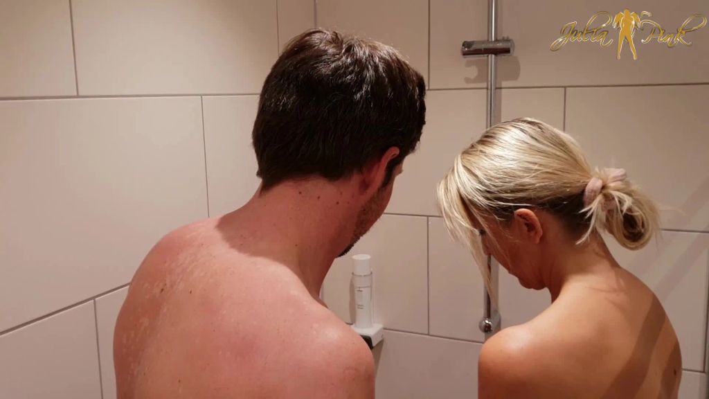 sexy foto nr. 1 von Schwanz angepisst und sauber geleckt