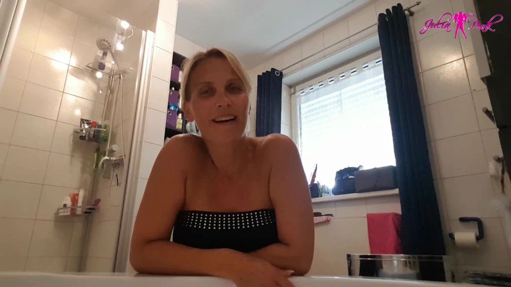 sexy foto nr. 1 von In die Leggins gepisst