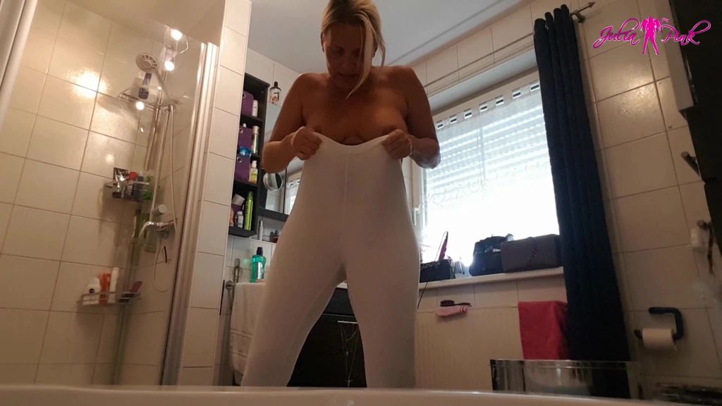 sexy foto nr. 5 von In die Leggins gepisst