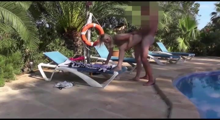 sexy foto nr. 9 von Urlauber am Pool vernascht
