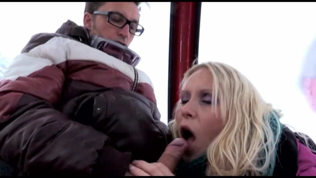 sexy foto nr. 10 von Blowjob in der Gondel