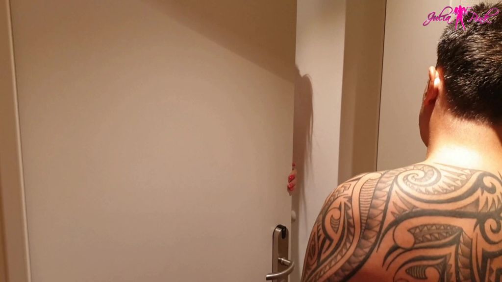 sexy foto nr. 3 von Spontaner Dreier im Hotelzimmer