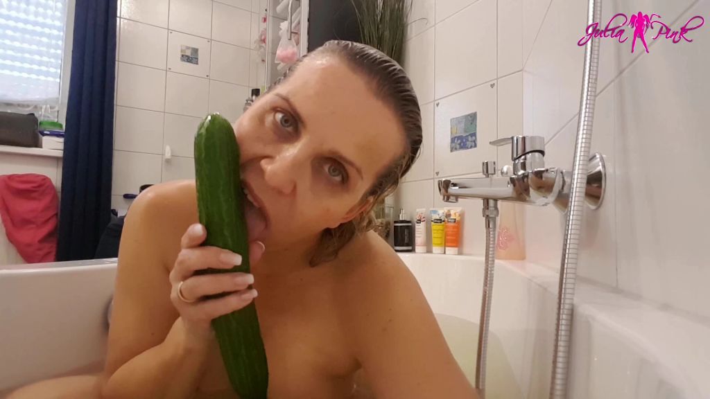 sexy foto nr. 2 von Gurkenspiele in der Badewanne