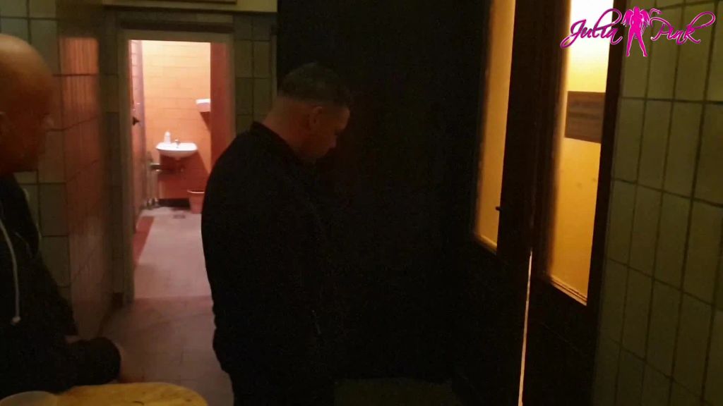 sexy foto nr. 1 von Vom Türsteher weggefickt