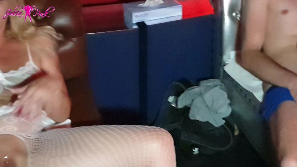 sexy foto nr. 2 von XXL Schwanz im Pornokino und die Spanner wichsen dabei