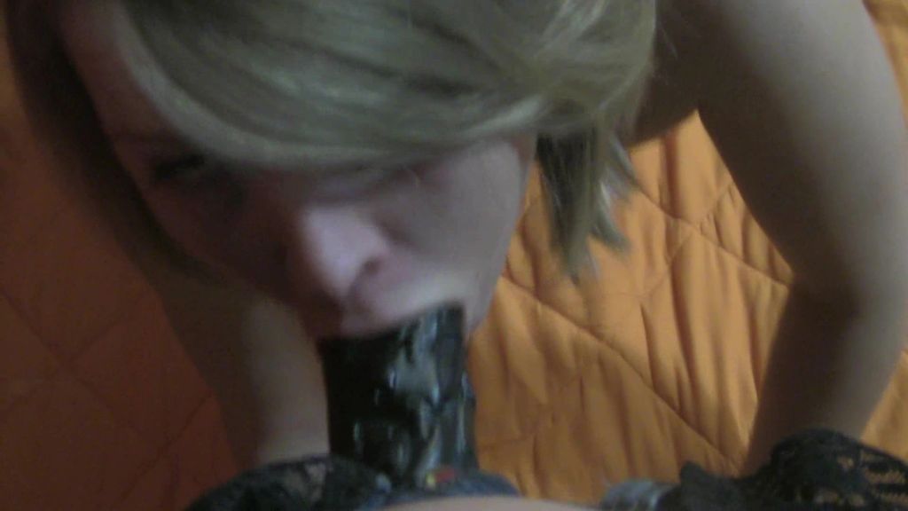 Vorschaubild 6 zum Video „Susi und die Fickmaschine“