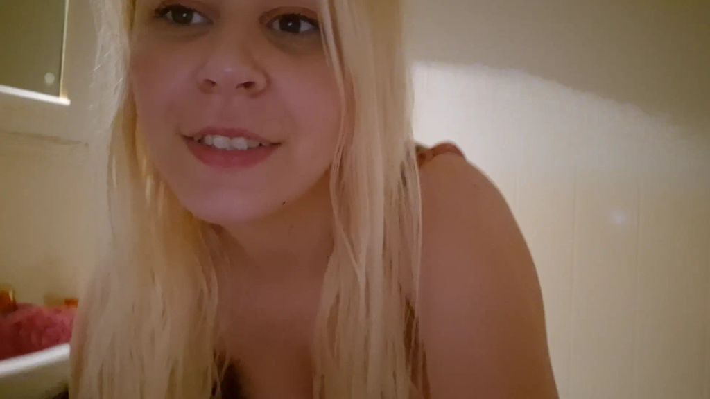 sexy foto nr. 4 von Schön ins Glas gepisst