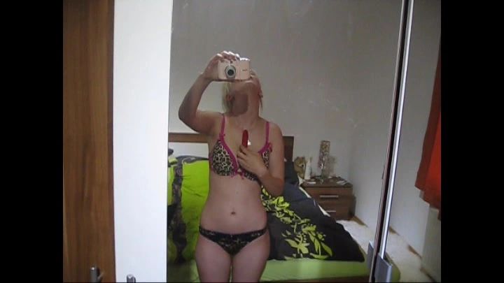 sexy foto nr. 2 von Masturbieren mit mein lieblings Dildo bis ich komm