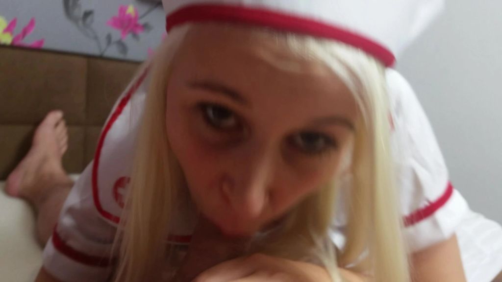 sexy foto nr. 2 von Krankenschwester in Aktion