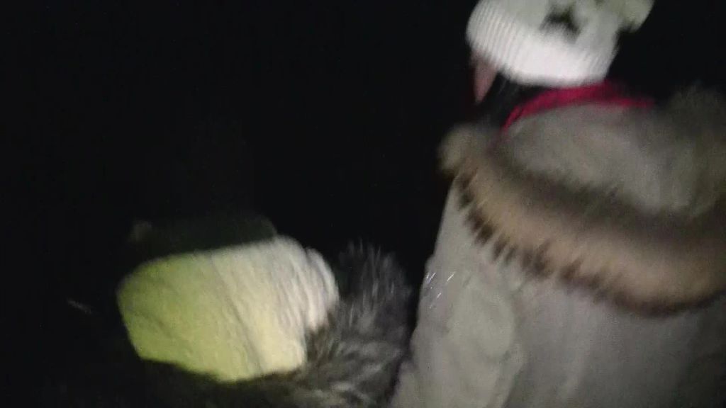 sexy foto nr. 1 von Nachts im Wald gepisst