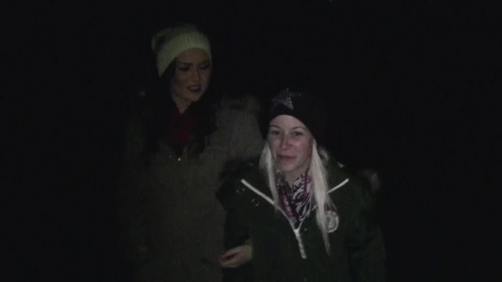 sexy foto nr. 3 von Nachts im Wald gepisst