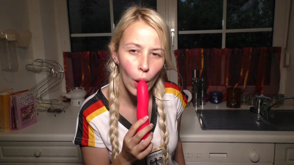 sexy foto nr. 3 von Küchenmuschi ordentlich bearbeitet