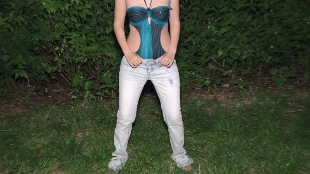 sexy foto nr. 4 von In die Jeans gepisst