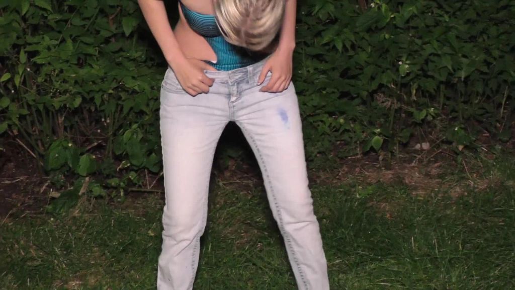 sexy foto nr. 5 von In die Jeans gepisst