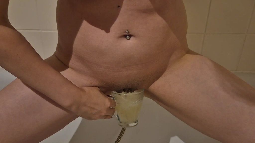 sexy foto nr. 4 von Doppelter GoldenShower in der Wanne