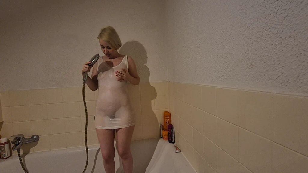sexy foto nr. 4 von Duschen im weisen Top