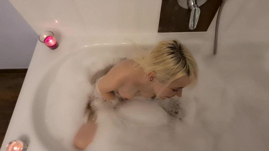 sexy foto nr. 5 von Badewannenspaß mit Orgasmus und Sperma
