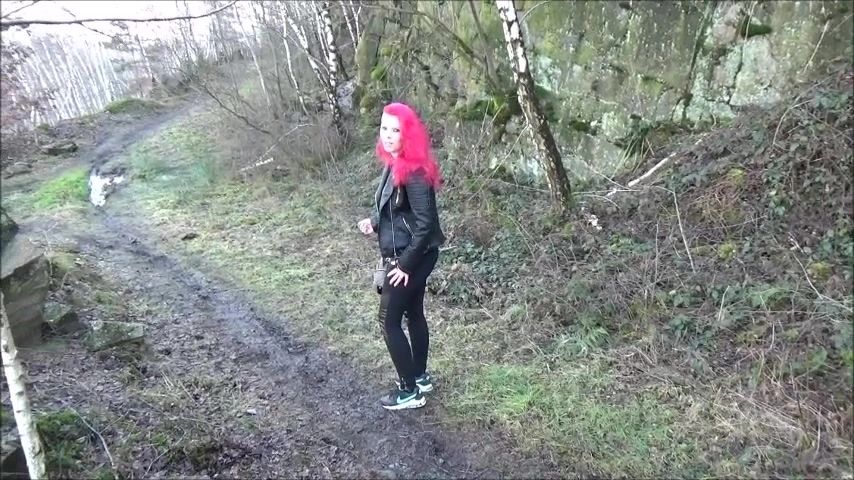 sexy foto nr. 3 von Geil auf den Weg gepisst