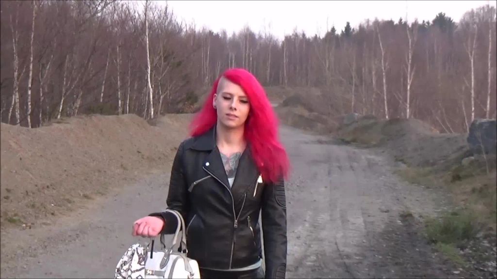 sexy foto nr. 1 von Geilheit beim Spaziergang