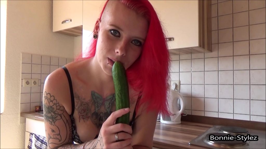 sexy foto nr. 2 von Gurke sprengt meine Fotze