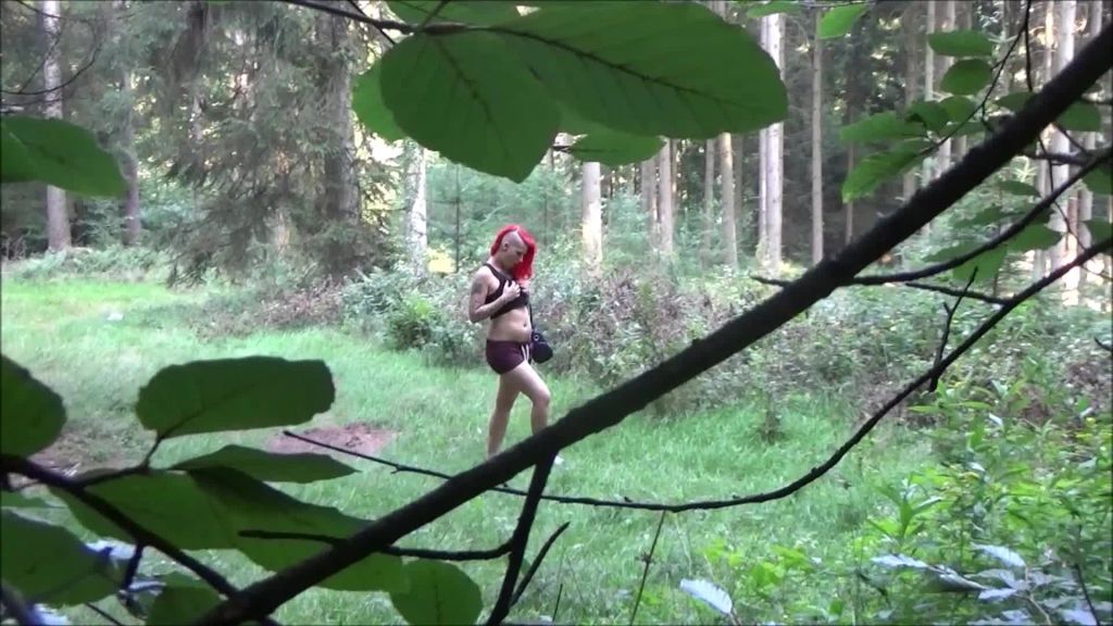 Im Park gefingert + SQUIRT Orgasmus - Voyeur schaut zu