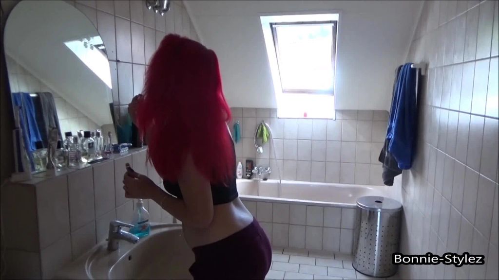 Stiefbrüderchen mein Arsch gehört dir - Pssst unsere Eltern sind neben an